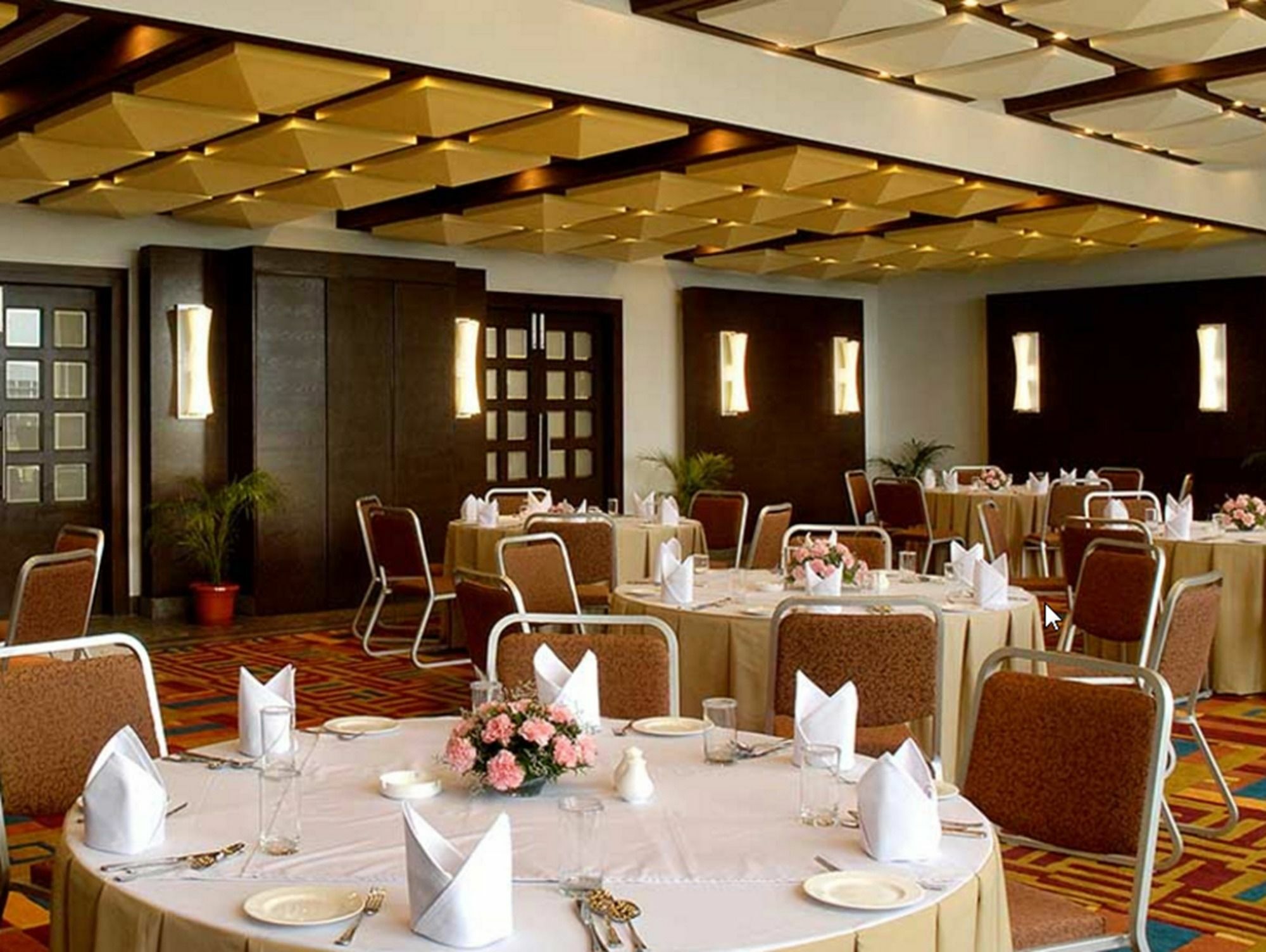 Trinity Hotel Bengaluru Exterior photo